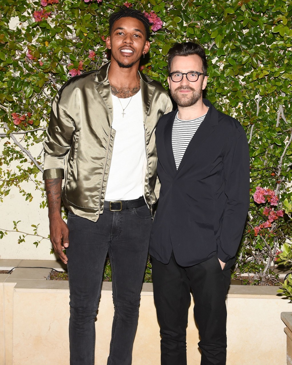 围绕护框 围绕护框